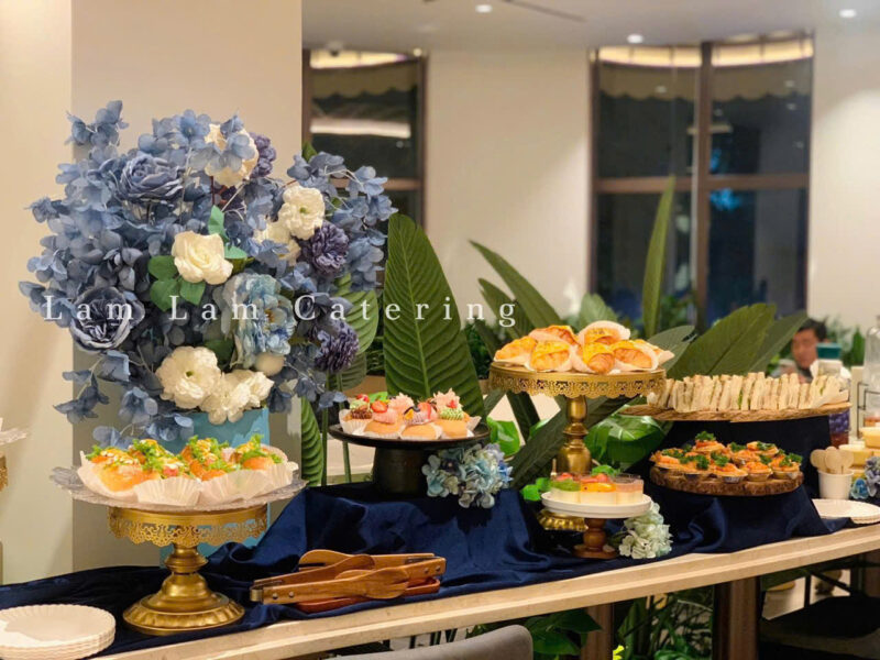 Bàn bánh ngọt Lam Lam Catering