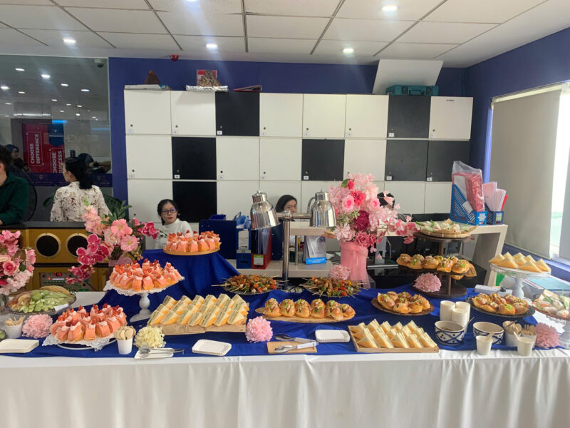 Cake Box dành cho tiệc Liên Hoan