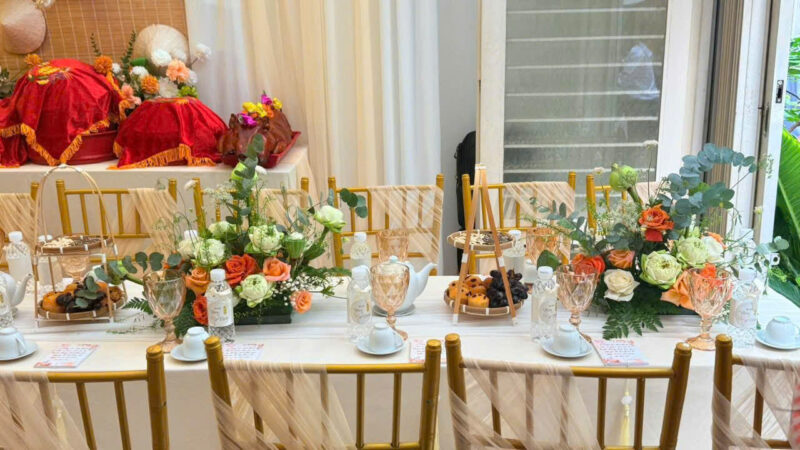 Tiệc cưới sang trọng với bàn tiệc được trang trí bởi Lam Lam Catering