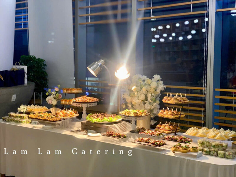Bàn bánh Teabreak tinh tế của Lam Lam Catering