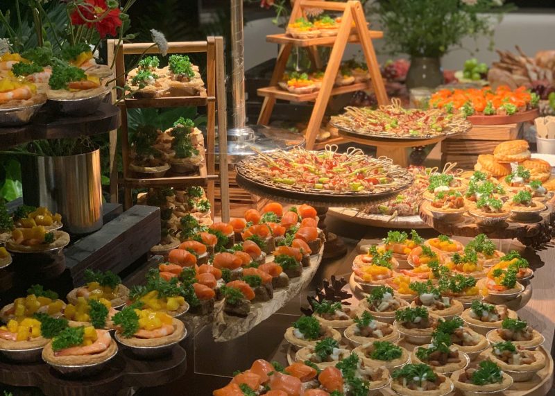 Finger Food Mặn là gì? Gợi ý menu tiệc mặn tiện lợi