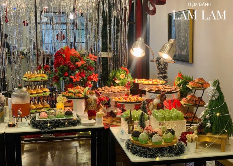 Tiệc finger food công ty Giáng Sinh - Dịch vụ trọn gói ấm áp
