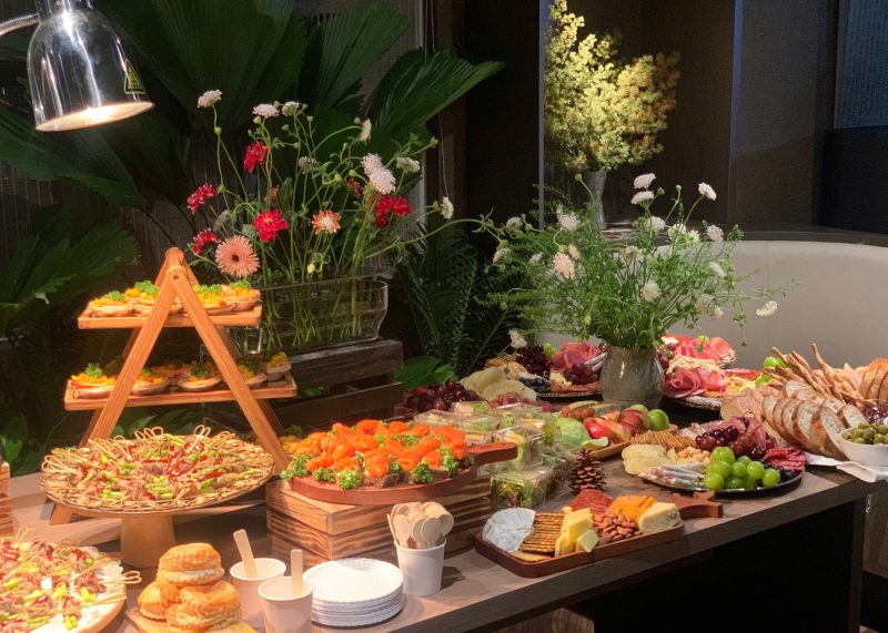 Các Hình Thức Catering Phổ Biến Cho Tiệc Cuối Năm Doanh Nghiệp