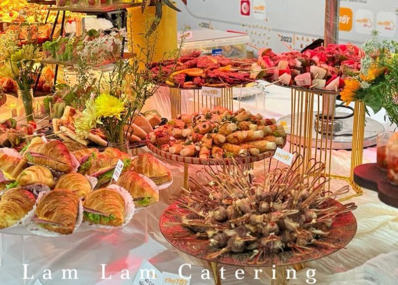 Vì Sao Doanh Nghiệp Nên Chọn Tiệc Liên Hoan Trọn Gói?