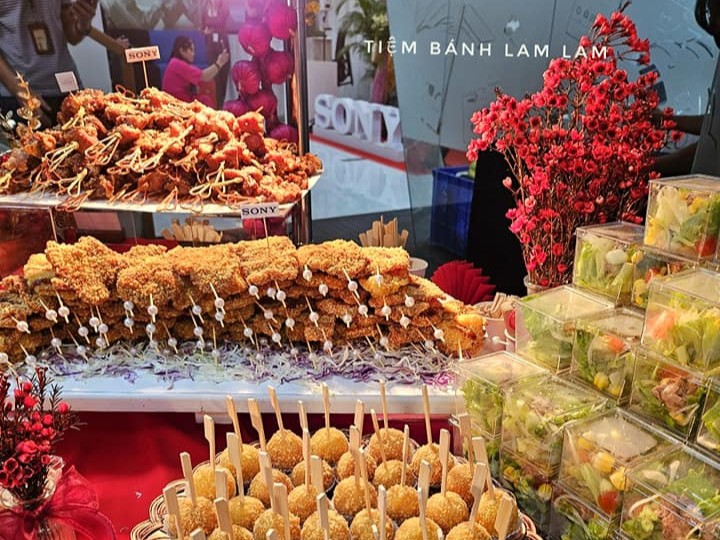 Lam Lam Catering - Giải pháp tiệc khai xuân trọn gói
