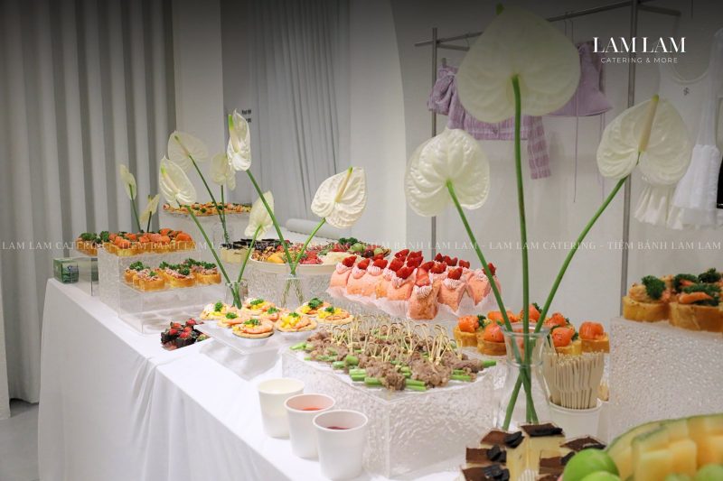 Setup Tiệc Finger Food Tại Showroom Thời Trang Cao Cấp