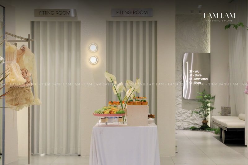 Không Gian Finger Food Sang Trọng Cho Cửa Hàng Thời Trang Cao Cấp