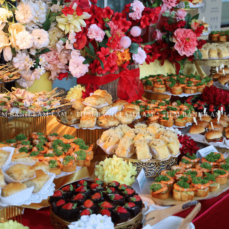 Tiệc catering cho 150 khách tại sự kiện khai trương công ty L&E