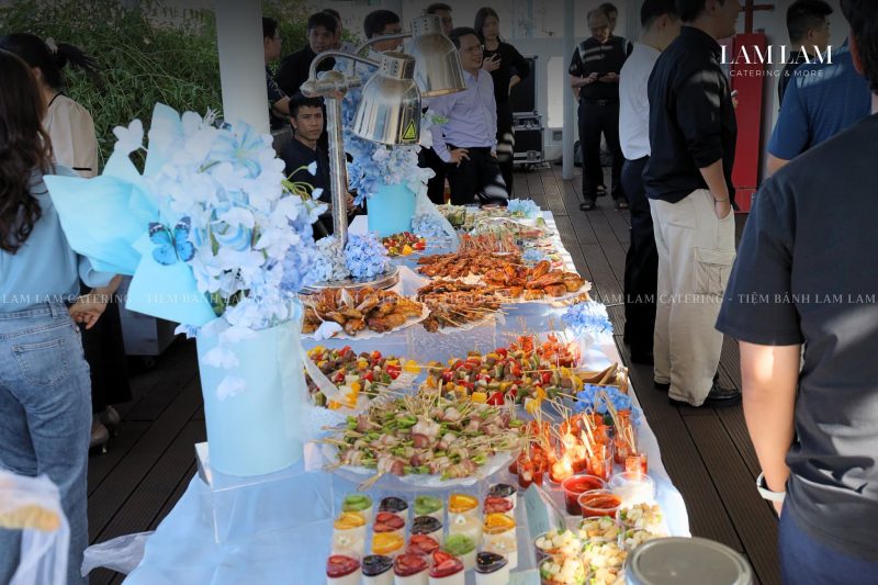 Lam Lam Catering Mang Đến Tiệc Finger Food Team Building Chỉn Chu