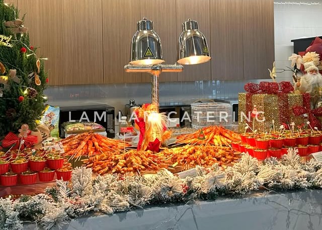 Đặt tiệc Noel tại nhà Tiết kiệm, Ấm áp, Tiện, Không vất vả