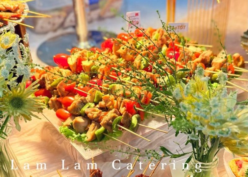 Tiệc Finger Food Cuối Năm: Hình Thức, Ưu Điểm & Lưu Ý