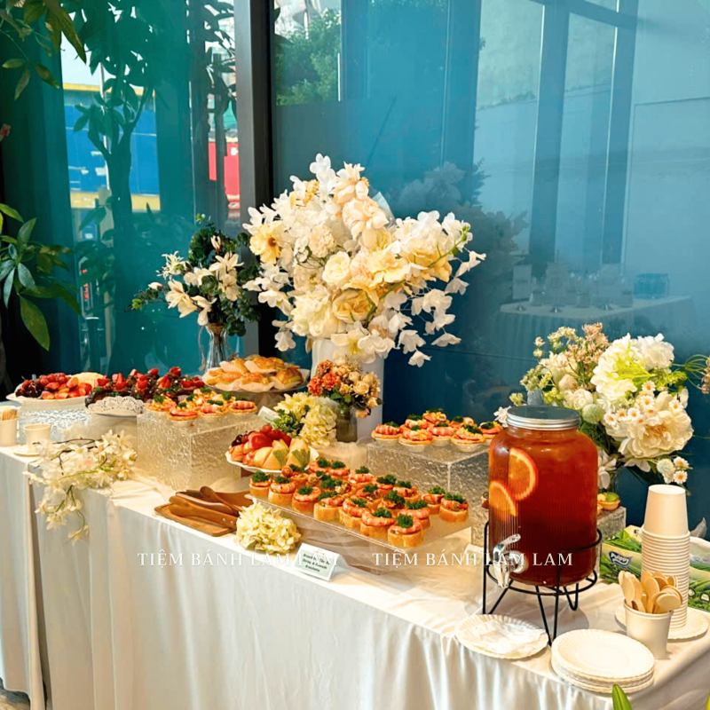 Tiệc Catering Công Ty L'MARK Cho Sự Kiện Doanh Nghiệp